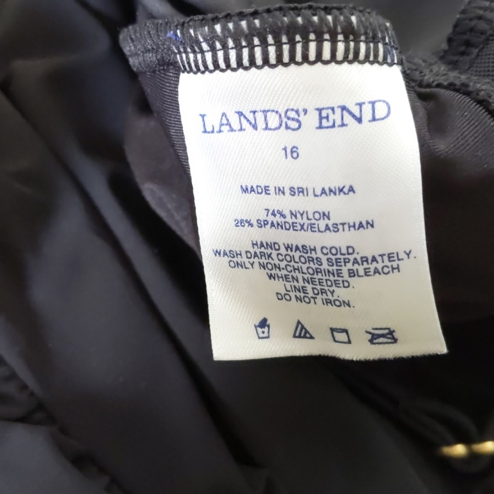 ✨✨✨LANDS' END BLACK ONE PIECE SWIMSUIT ✨✨✨ - Picture 3 of 3